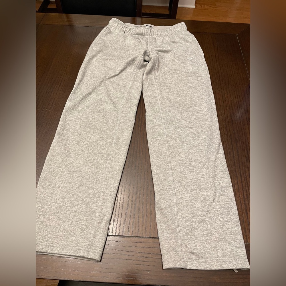 Womens small therma-fit pants nike